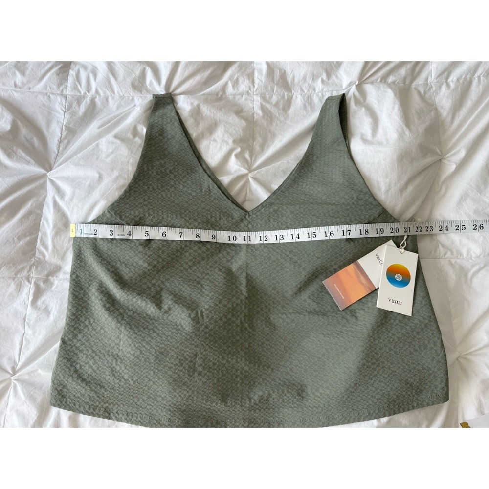 New VUORI SL Villa Crop Tank Laurel Green Size XL Laurel Tank Top V Neck NWT - Picture 3 of 8
